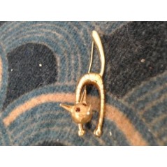Broche chat yeux de rubis - or 750/000